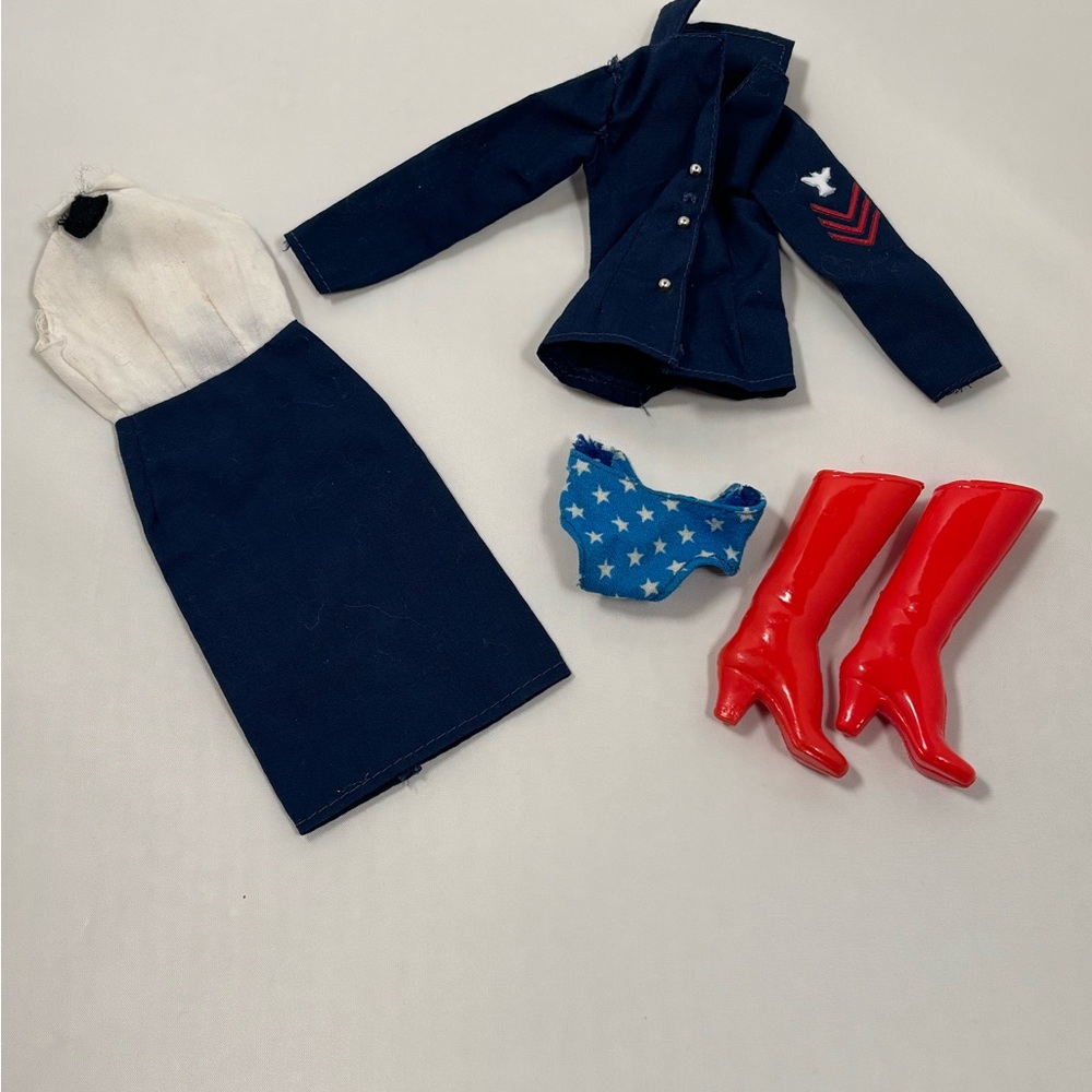 vintage 1975 Mego Wonder Woman doll outfit set